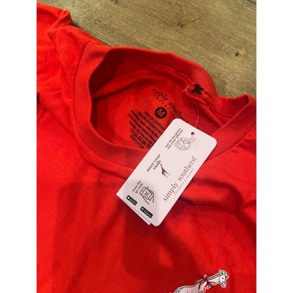 Simply Southern Red Giraffe Graphic T Shirt Women's Size Medium Conserve Protect - Picture 3 of 4